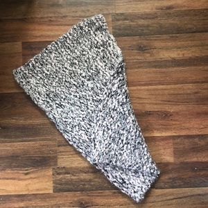 Chunky knit scarf